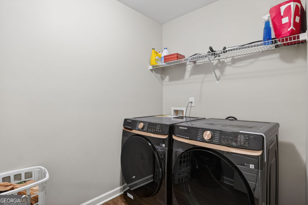 3495 Zaks Way Bethlehem, GA 30620 - Photo 32 of 40 a utility room with dryer and washer