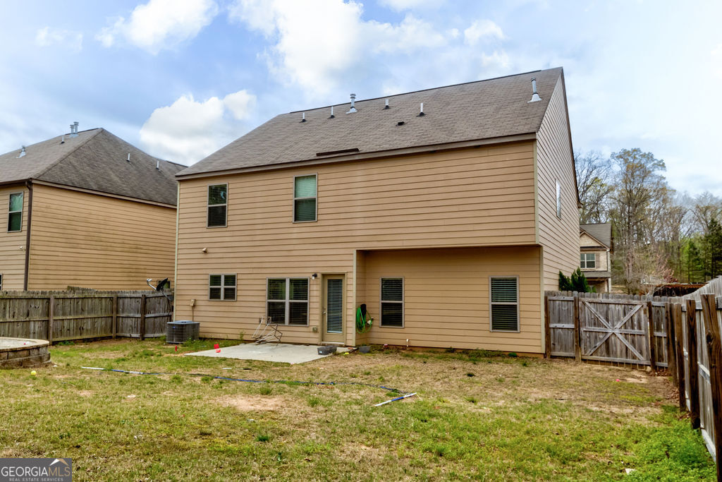 3495 Zaks Way Bethlehem, GA 30620 - Photo 36 of 40 a view of a house with backyard