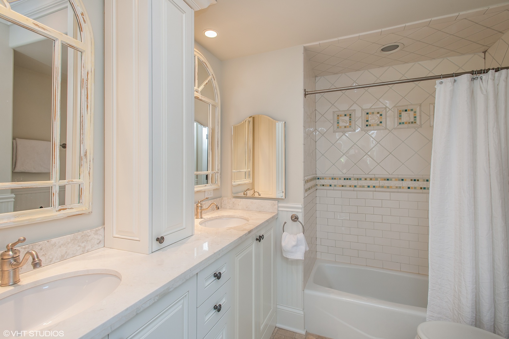 414 Warwick Road Kenilworth, IL 60043 - Photo 10 of 50