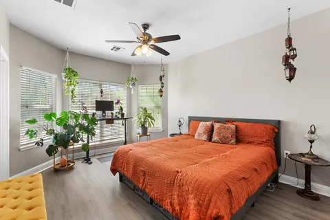 $474,990 | 914 Bret Lane, Austin, TX 78721