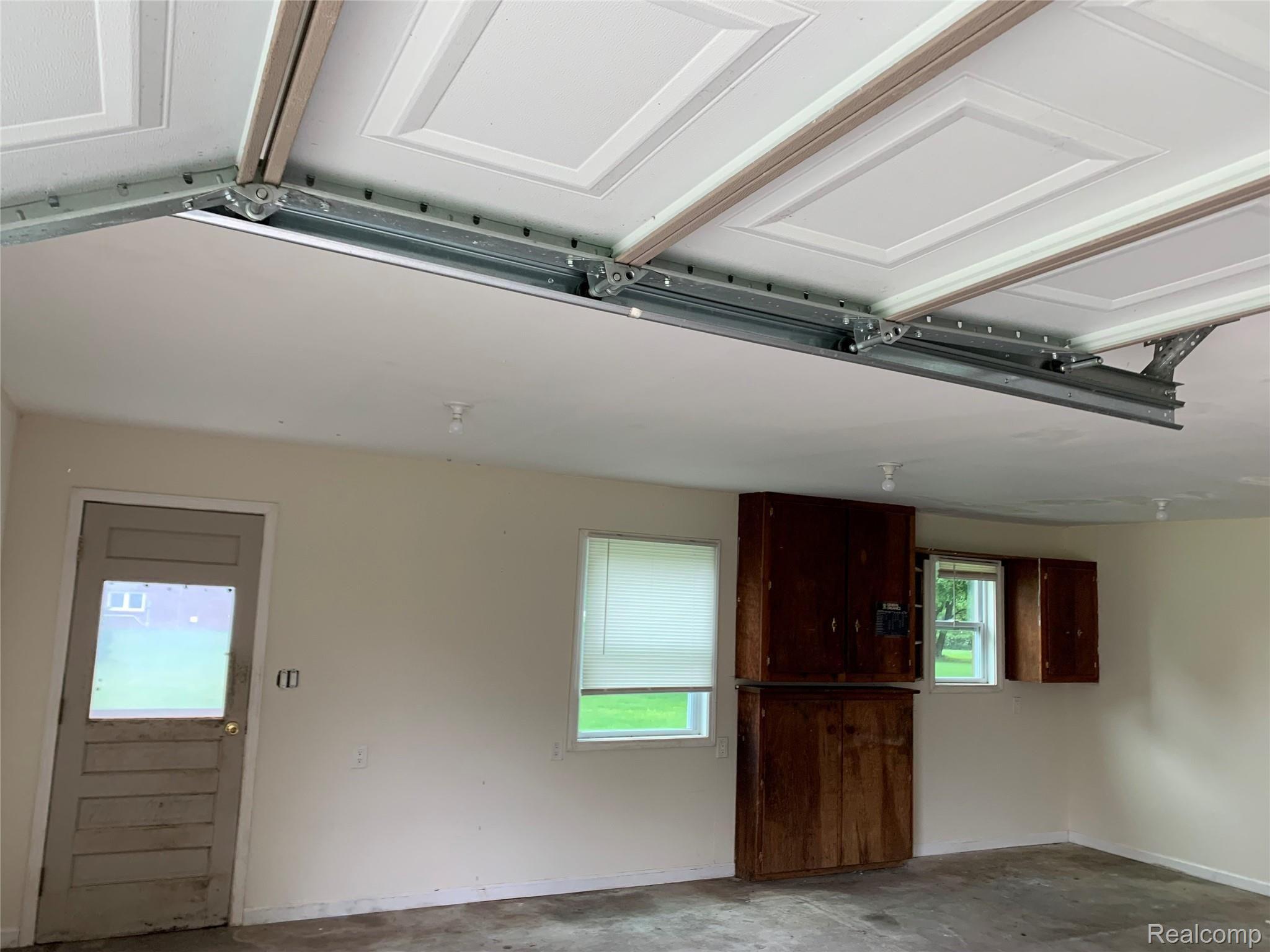 1090 Princeton Avenue Rochester, MI 48307 - Photo 8 of 20 IMG-3280.jpg
