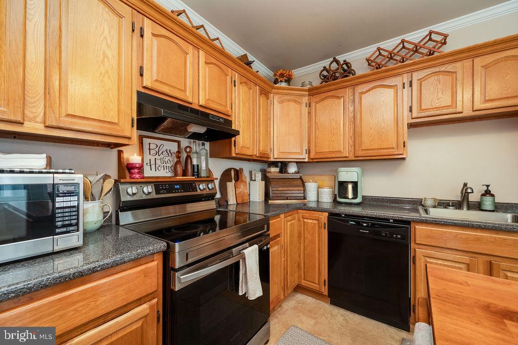 1119 New Holland Road Reading, PA 19607 - Photo 17 of 43