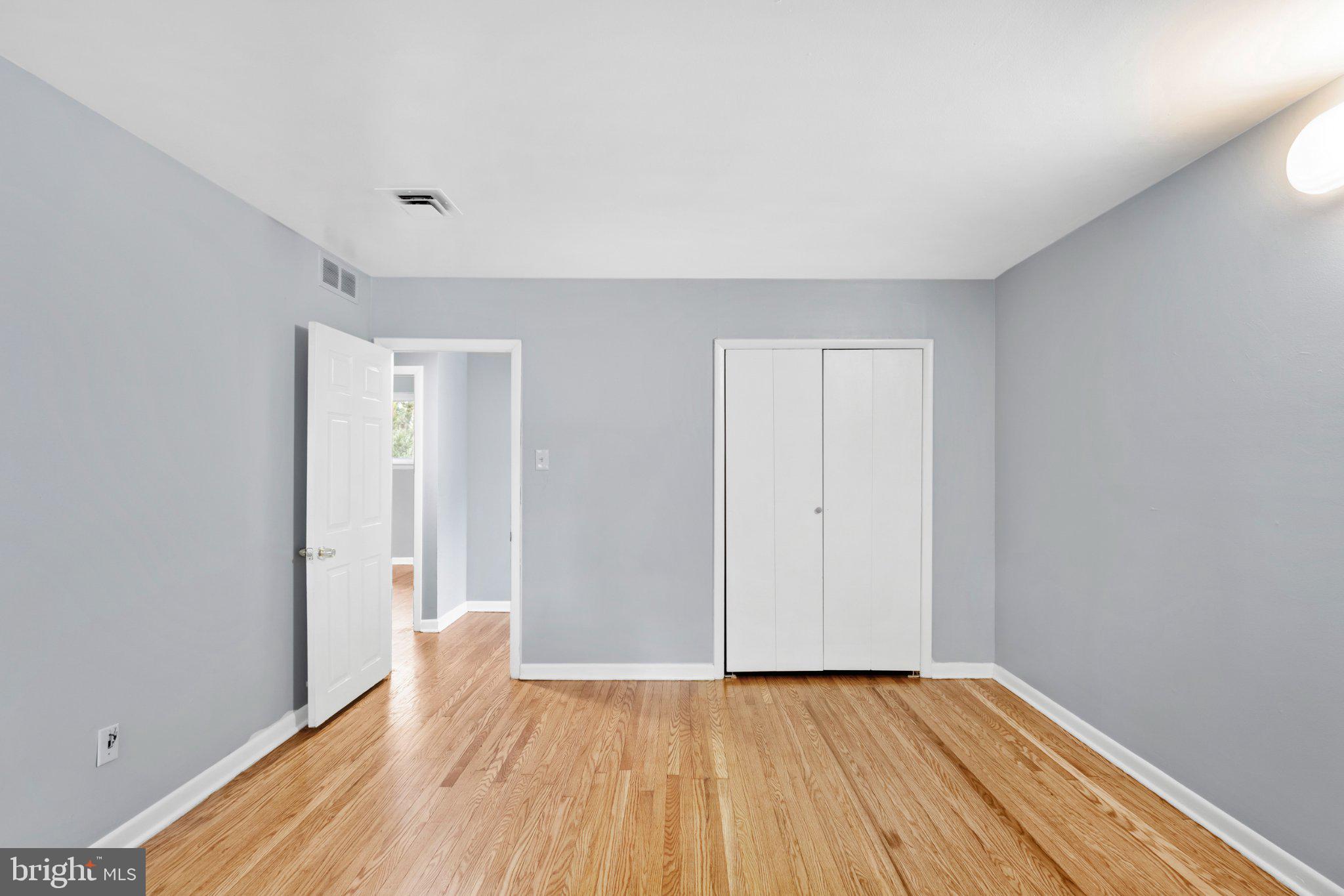 609 Foster Road Cheltenham, PA 19012 - Photo 32 of 44 Bright and airy blank canvas room.