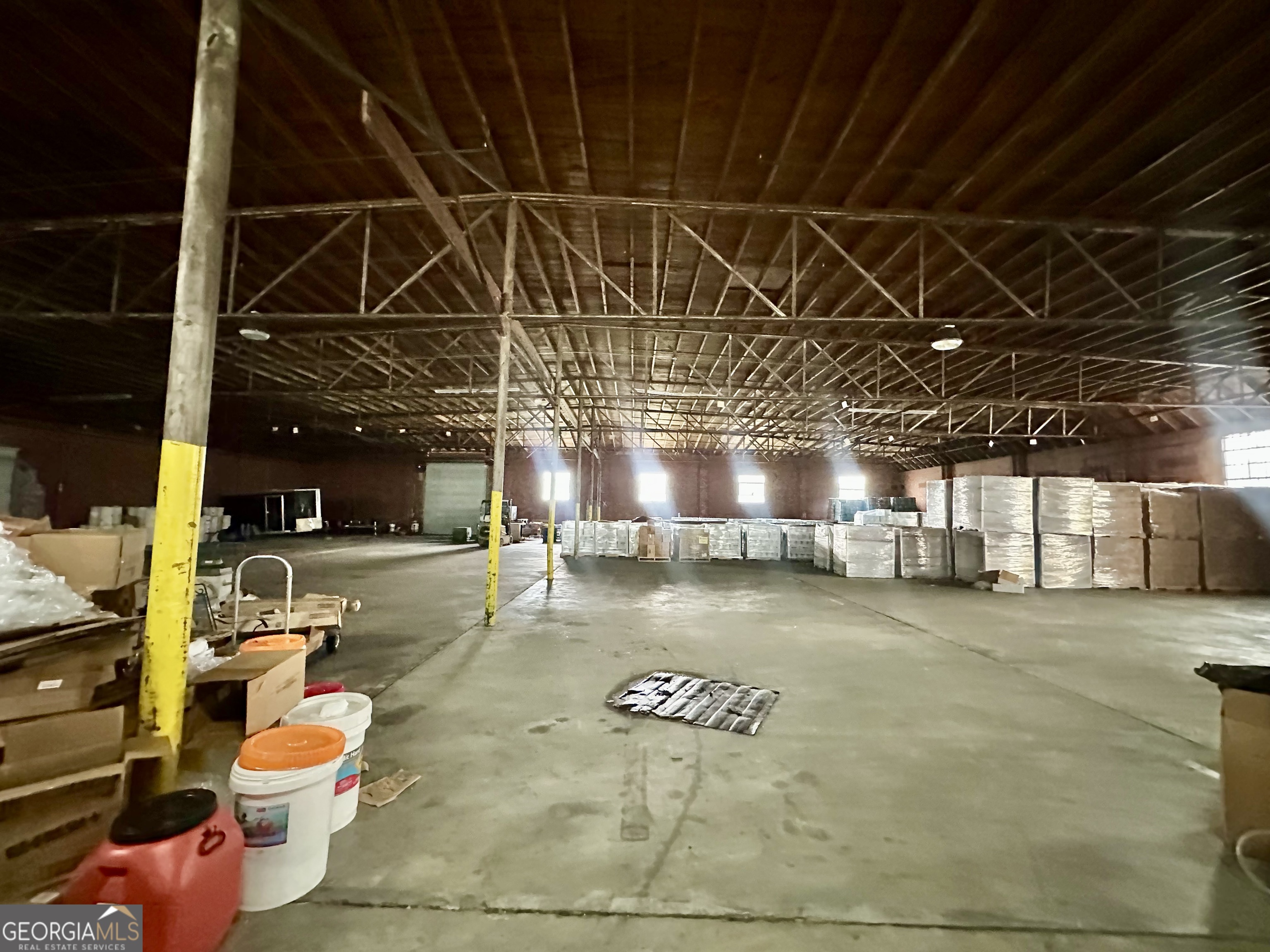 10 Spring Avenue McRae-Helena, GA 31055 - Photo 2 of 7 a view of a indoor garage