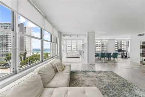 $895,000 | 5640 Collins Avenue, Unit 7B, Miami Beach, FL 33140