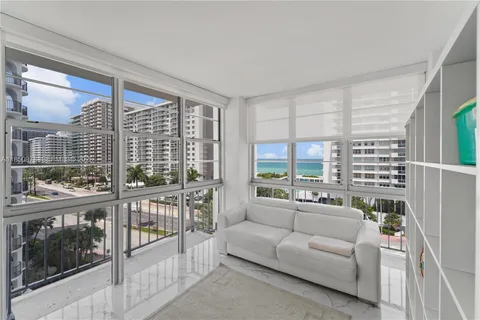 $895,000 | 5640 Collins Avenue, Unit 7B, Miami Beach, FL 33140