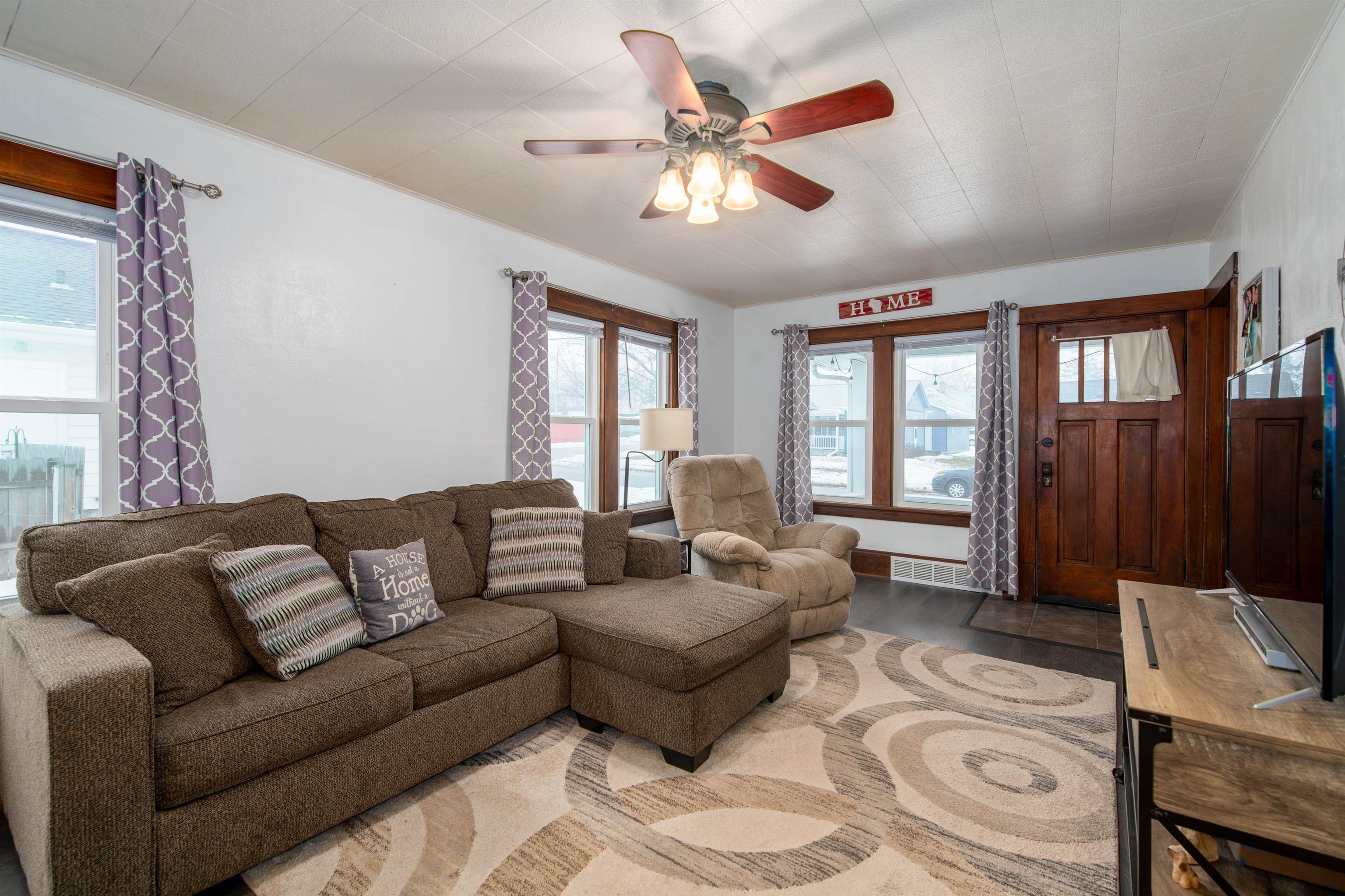 805 7th Street Menasha, WI 54952 - Photo 5 of 23