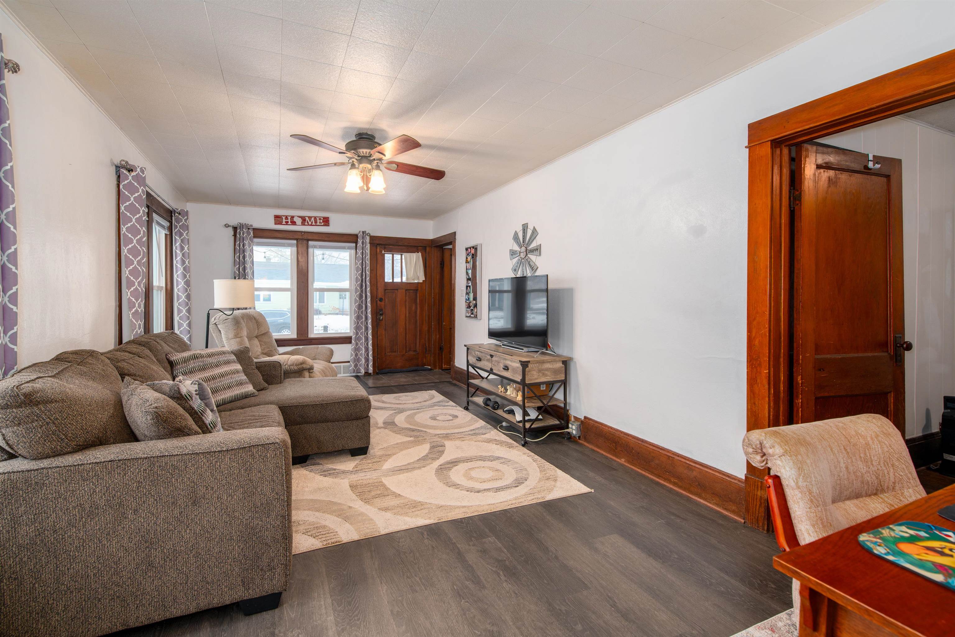 805 7th Street Menasha, WI 54952 - Photo 6 of 23