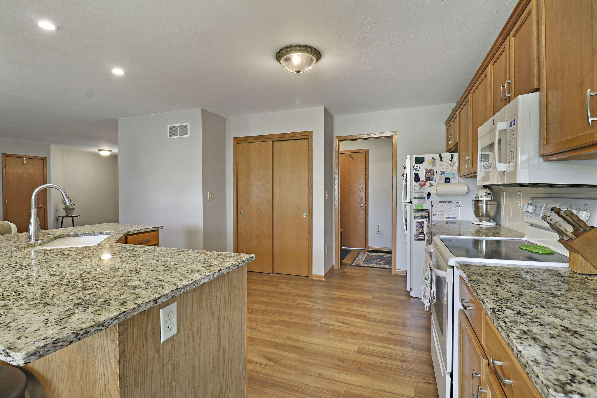 914 Riva Ridge Caledonia, WI 53402 - Photo 8 of 31 8-web-or-mls-914 Riva Ridge, Racine, WI