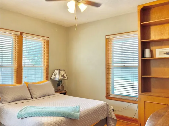 $232,500 | 406 South 6th Street, Burlington, KS 66839