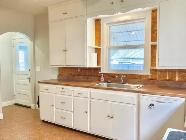 $232,500 | 406 South 6th Street, Burlington, KS 66839