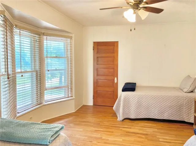 $232,500 | 406 South 6th Street, Burlington, KS 66839