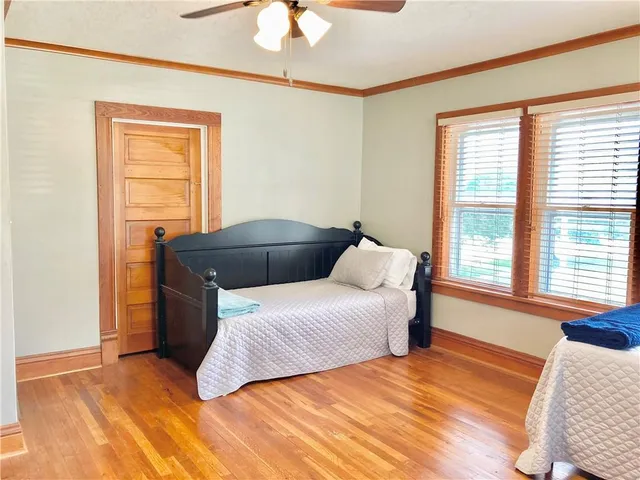 $232,500 | 406 South 6th Street, Burlington, KS 66839