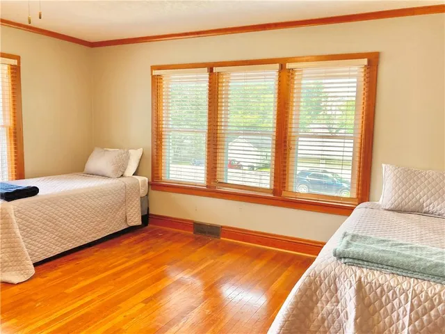 $232,500 | 406 South 6th Street, Burlington, KS 66839