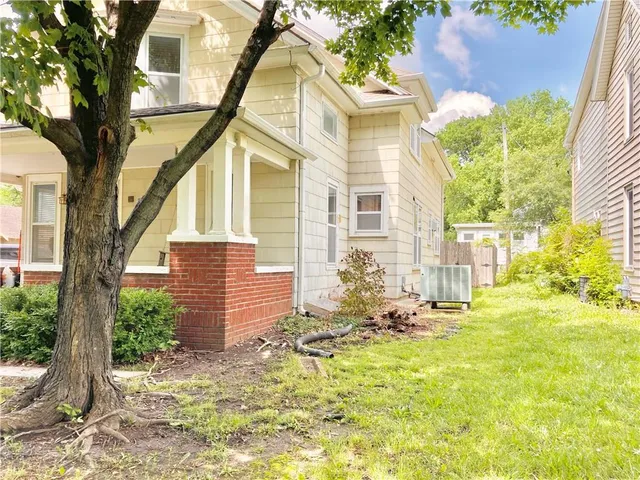 $232,500 | 406 South 6th Street, Burlington, KS 66839