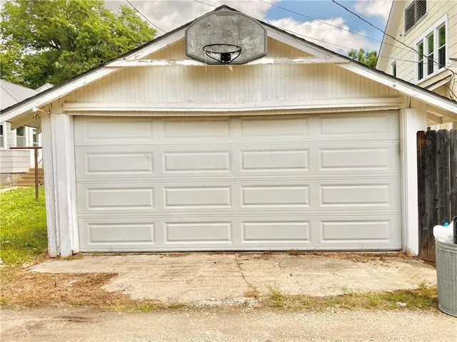 $232,500 | 406 South 6th Street, Burlington, KS 66839