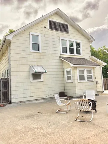 $232,500 | 406 South 6th Street, Burlington, KS 66839