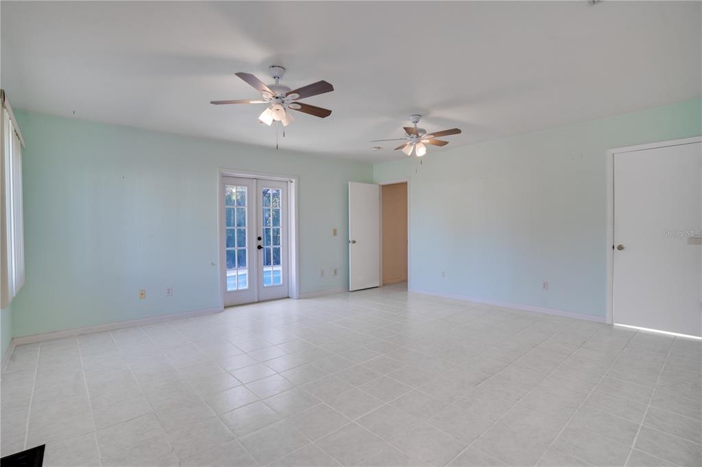 5135 101st Street North St. Petersburg, FL 33708 - Photo 12 of 38