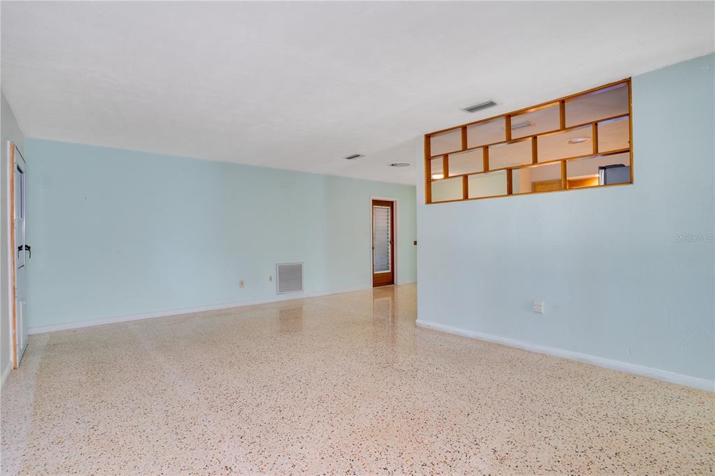 5135 101st Street North St. Petersburg, FL 33708 - Photo 6 of 38