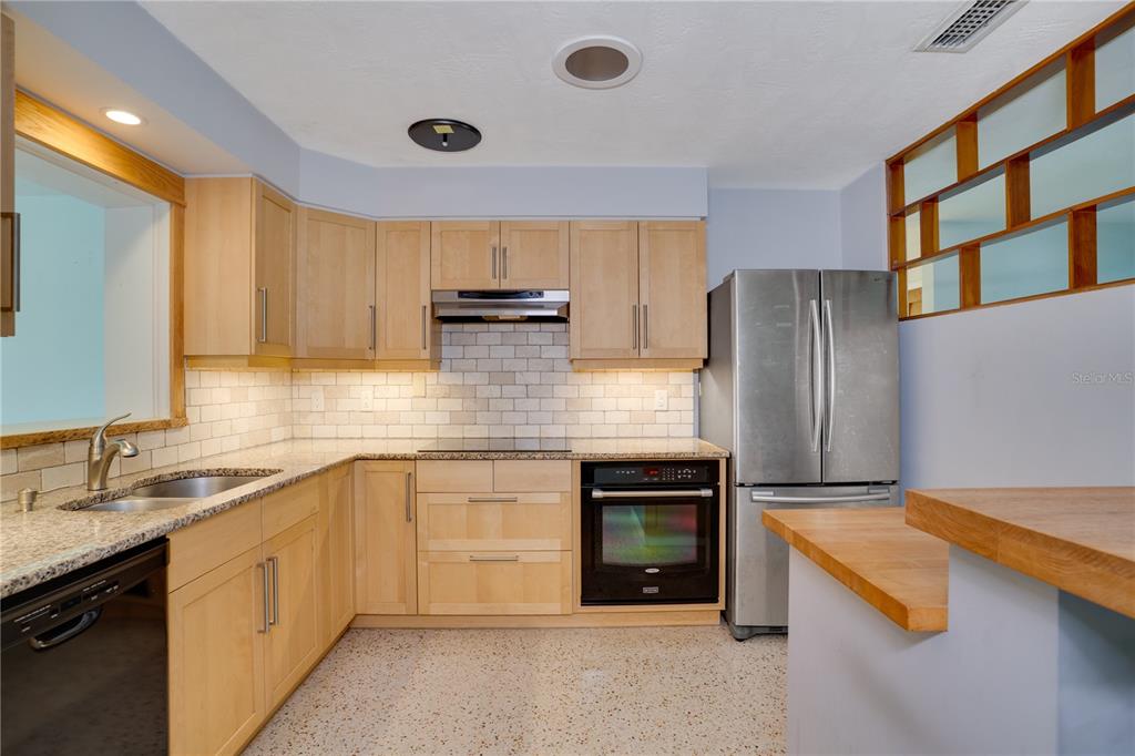 5135 101st Street North St. Petersburg, FL 33708 - Photo 8 of 38