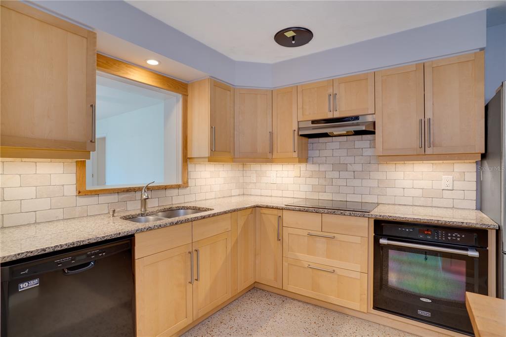 5135 101st Street North St. Petersburg, FL 33708 - Photo 10 of 38