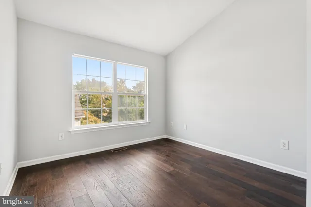 $480,000 | 11357 King George Drive, Unit 10, Wheaton, MD 20902