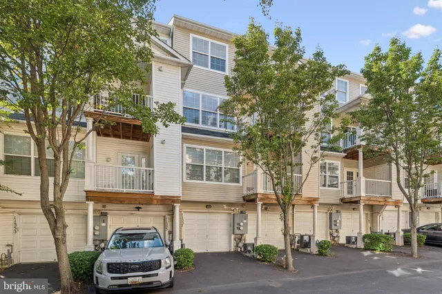 $480,000 | 11357 King George Drive, Unit 10, Wheaton, MD 20902