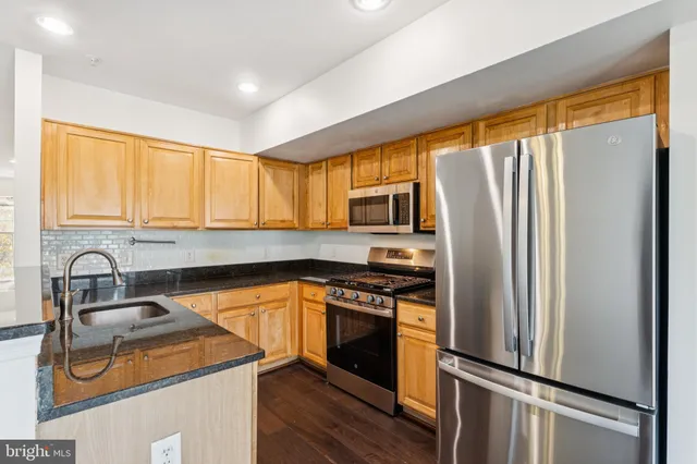 $480,000 | 11357 King George Drive, Unit 10, Wheaton, MD 20902