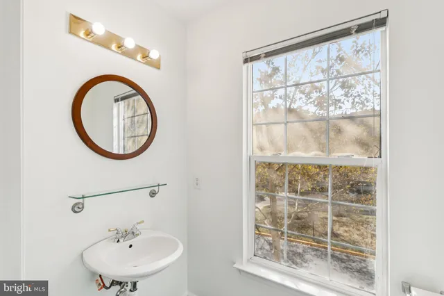 $480,000 | 11357 King George Drive, Unit 10, Wheaton, MD 20902