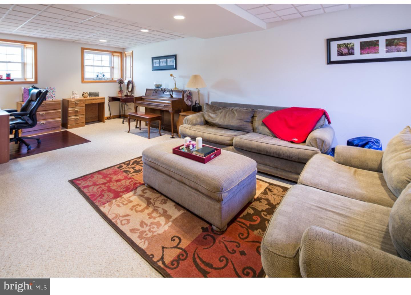 25 Birchgrove Road Newark, DE 19702 - Photo 11 of 21 Family Room