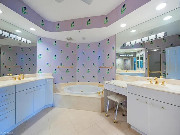 $2,100,000 | 7225 Pelican Bay Boulevard, Unit 1703, Naples, FL 34108