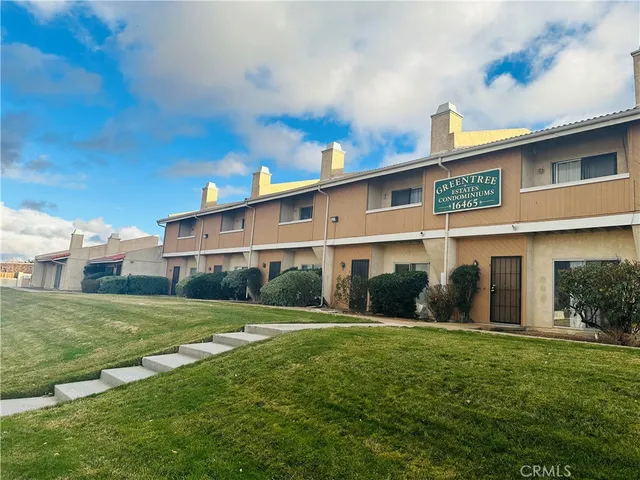 $277,000 | 16465 Green Tree Boulevard, Unit 10, Victorville, CA 92395