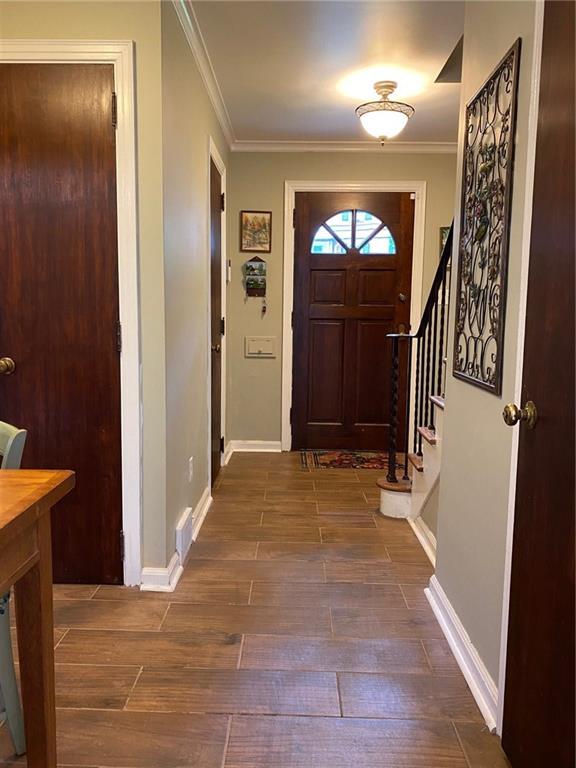 112 Spring Grove Road Pittsburgh, PA 15235 - Photo 2 of 9 Gallery Image 2