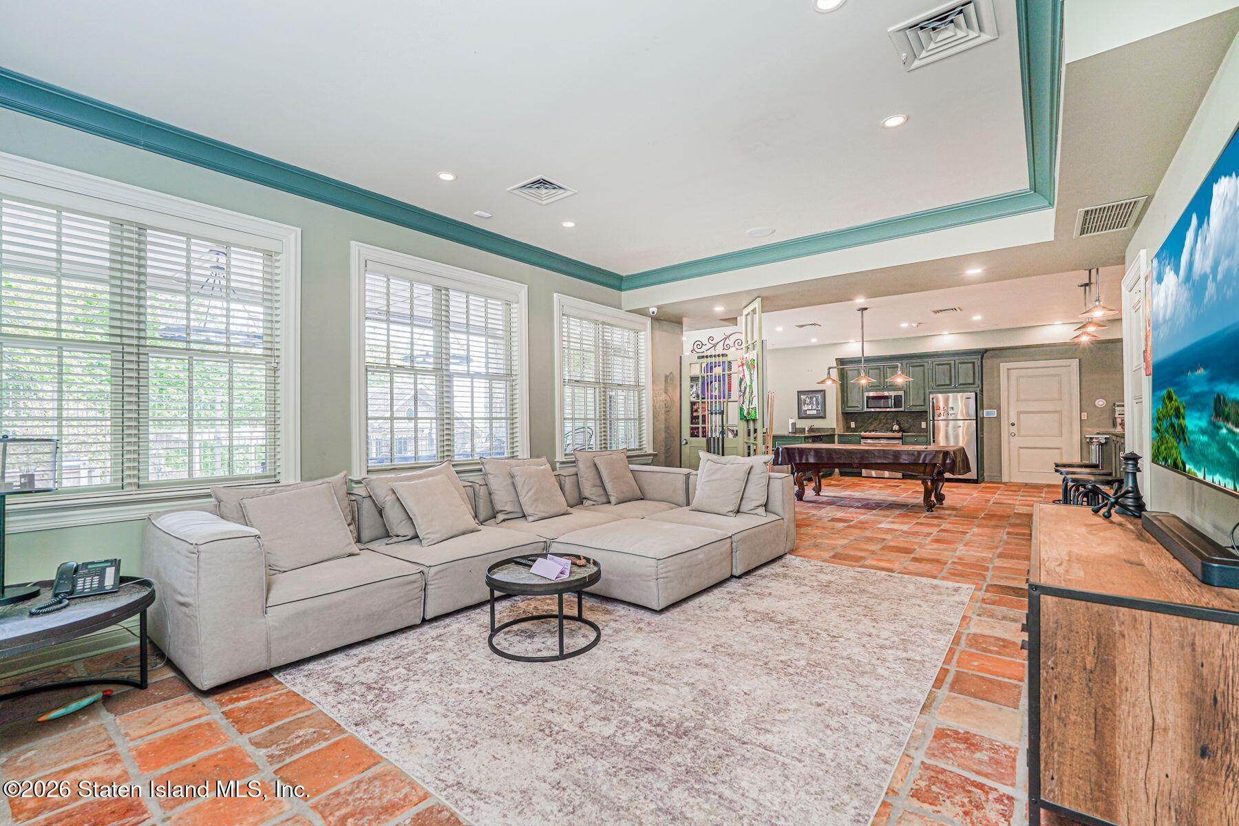 125 Benedict Road Staten Island, NY 10304 - Photo 60 of 96 125 walkout fam 2