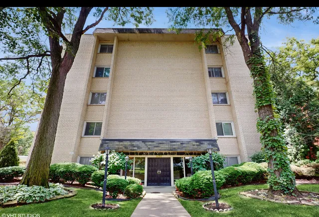$360,000 | 8650 Ferris Avenue, Unit 203, Morton Grove, IL 60053