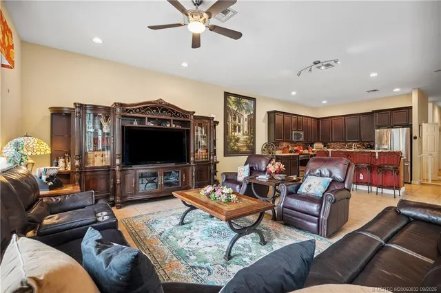 $960,000 | 5437 Southwest Honeysuckle Court, Palm City, FL 34990