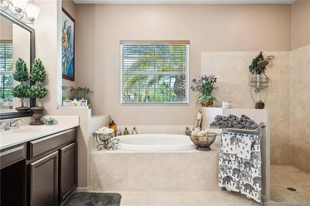 $960,000 | 5437 Southwest Honeysuckle Court, Palm City, FL 34990