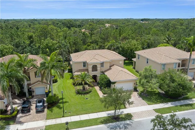 $960,000 | 5437 Southwest Honeysuckle Court, Palm City, FL 34990