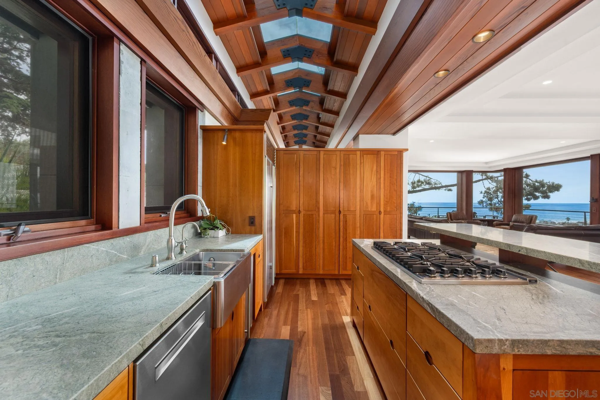 408 Luzon Avenue Del Mar, CA 92014 - Photo 13 of 25