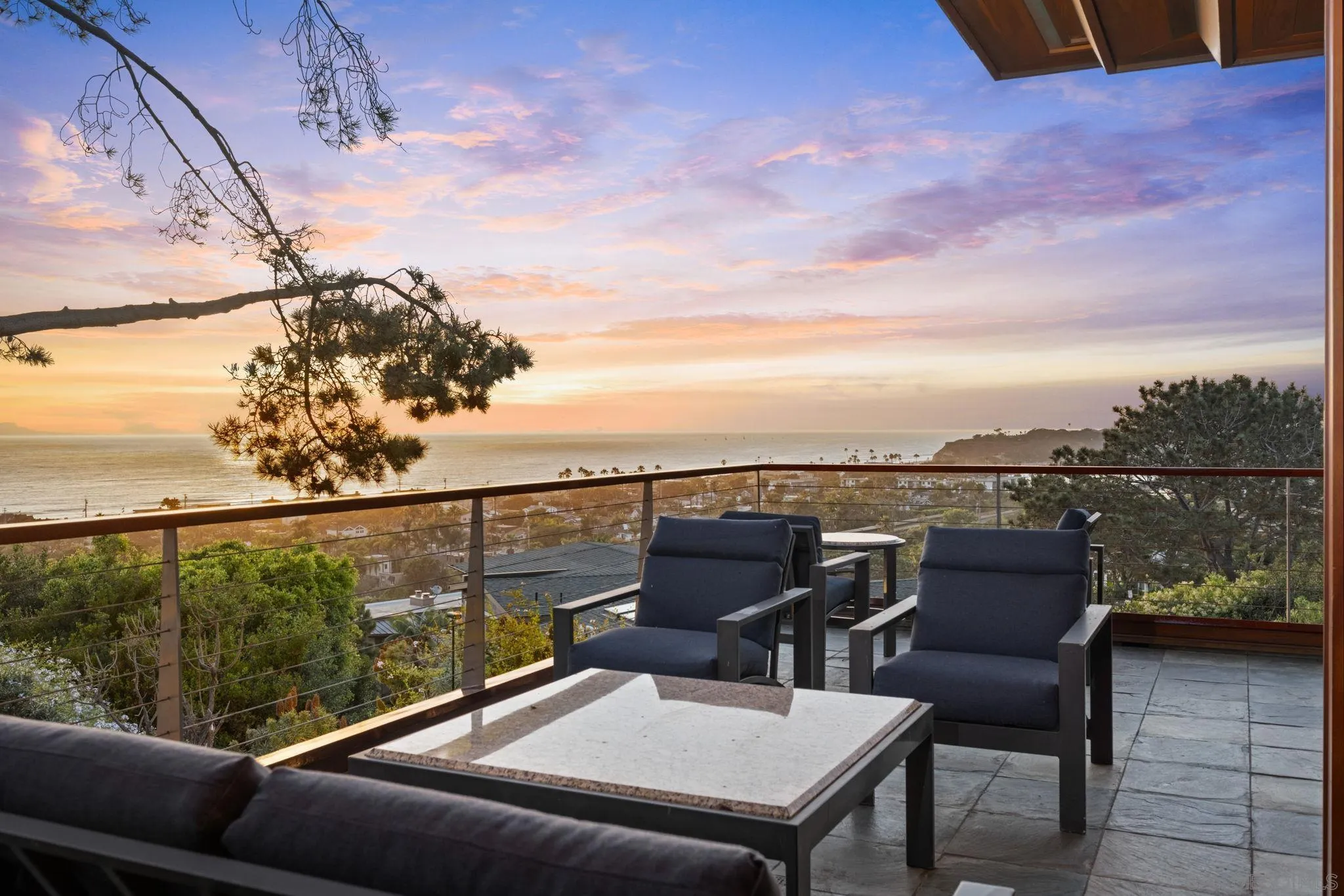 408 Luzon Avenue Del Mar, CA 92014 - Photo 6 of 25