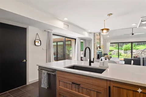 $699,500 | 1702 Deerfield Drive, Austin, TX 78741
