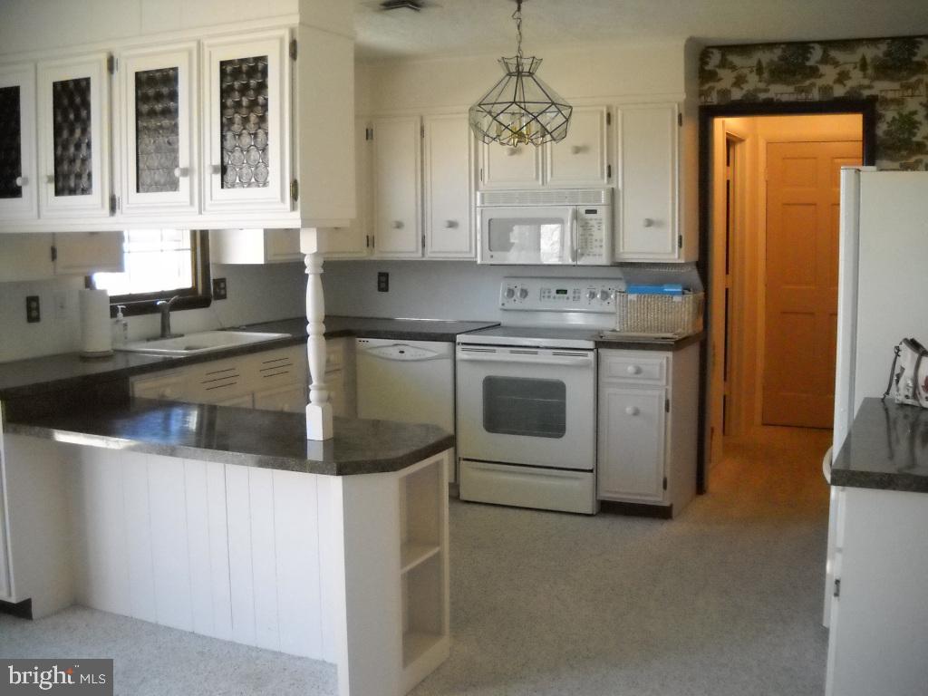 1715 Campus Road Elizabethtown, PA 17022 - Photo 4 of 11 Gallery Image 4