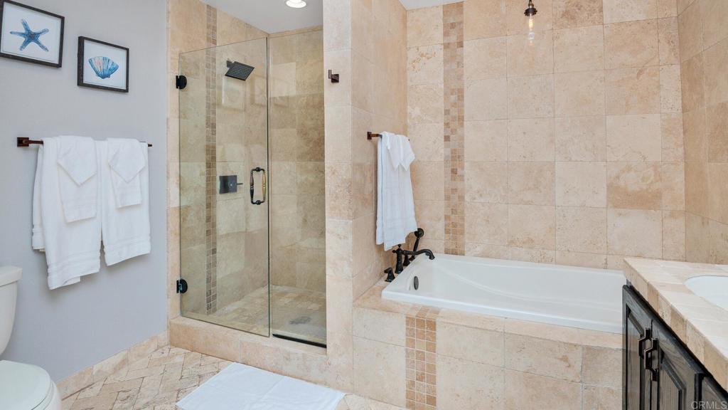 5918 Germaine Lane La Jolla, CA 92037 - Photo 21 of 34 Primary Bath