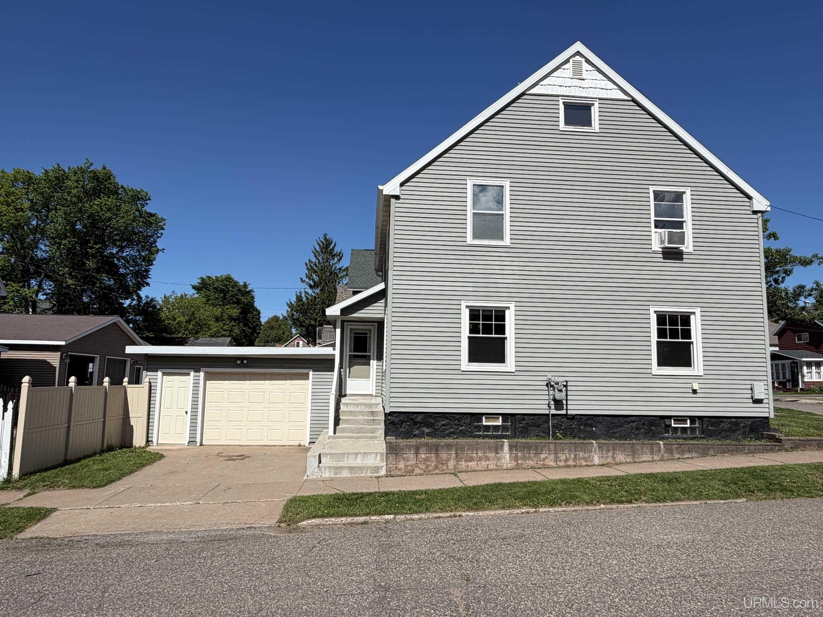 326 West Ridge Street Ishpeming, MI 49849 - Photo 3 of 61