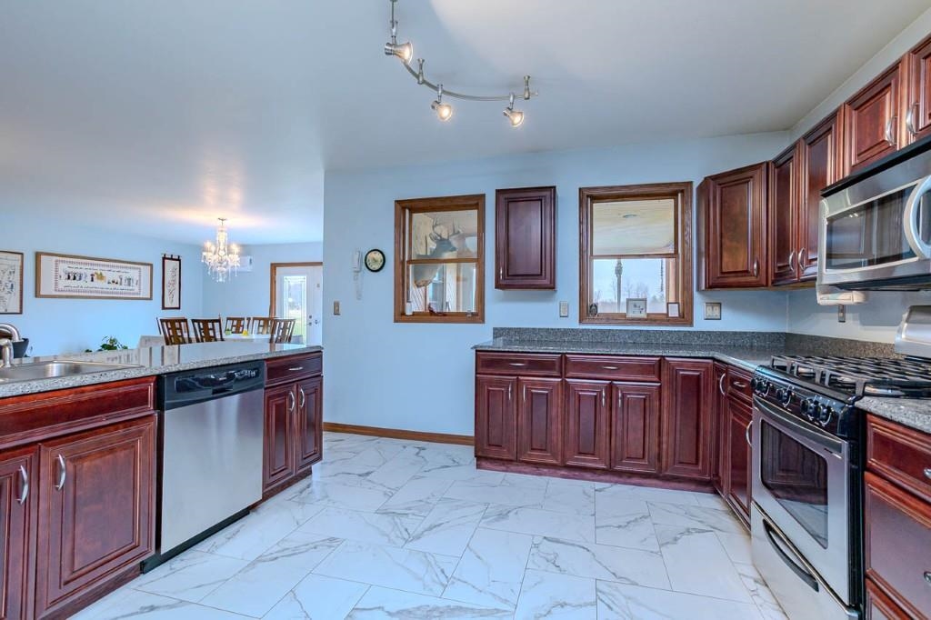12050 Wren Road Marshfield, WI 54449 - Photo 12 of 60