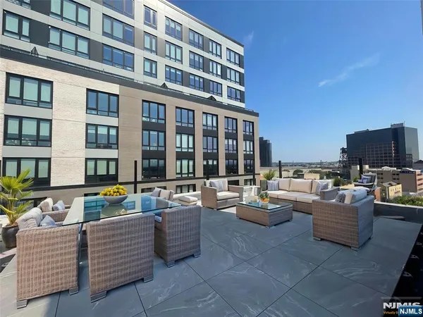 $2,750 | 58 Union Street, Unit 601, Newark, NJ 07105