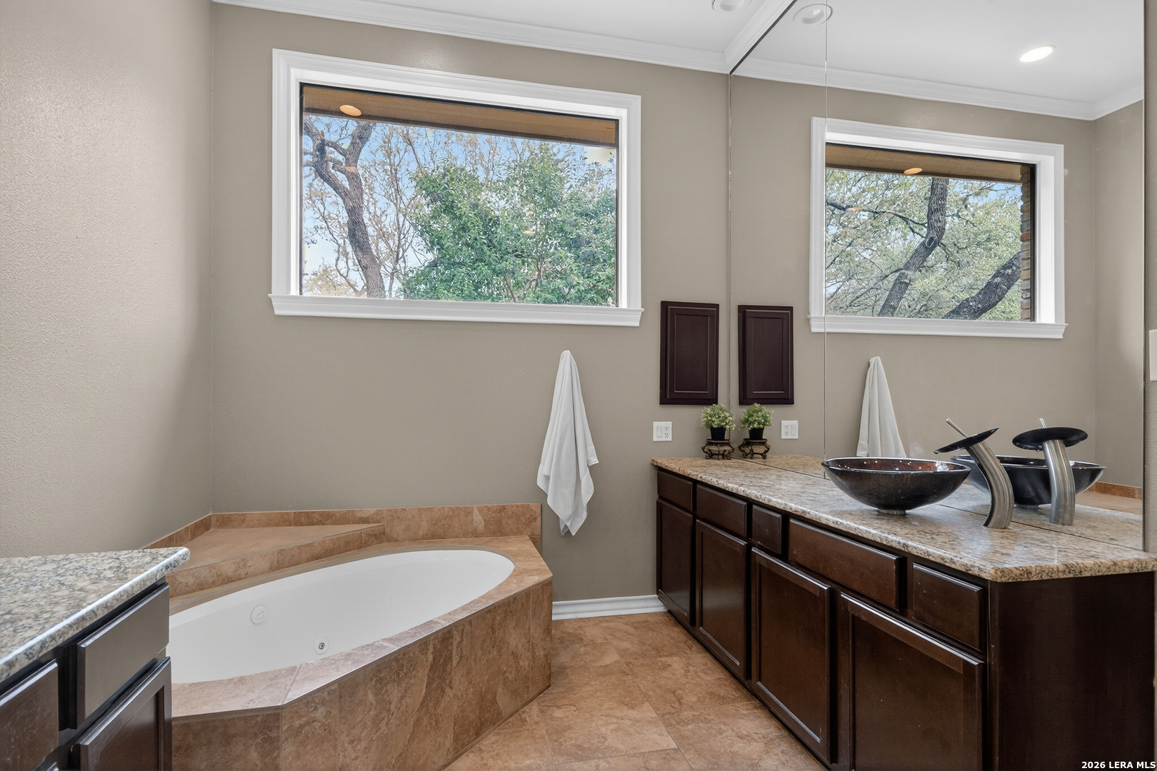 9 Inwood Manor San Antonio, TX 78248 - Photo 20 of 41