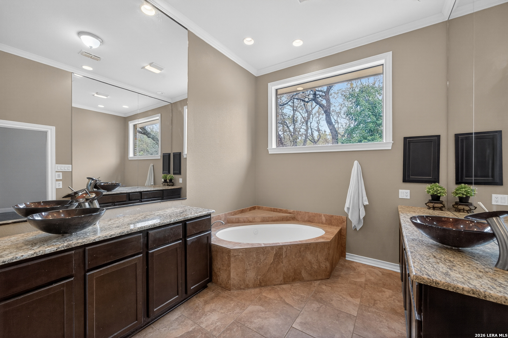 9 Inwood Manor San Antonio, TX 78248 - Photo 23 of 41