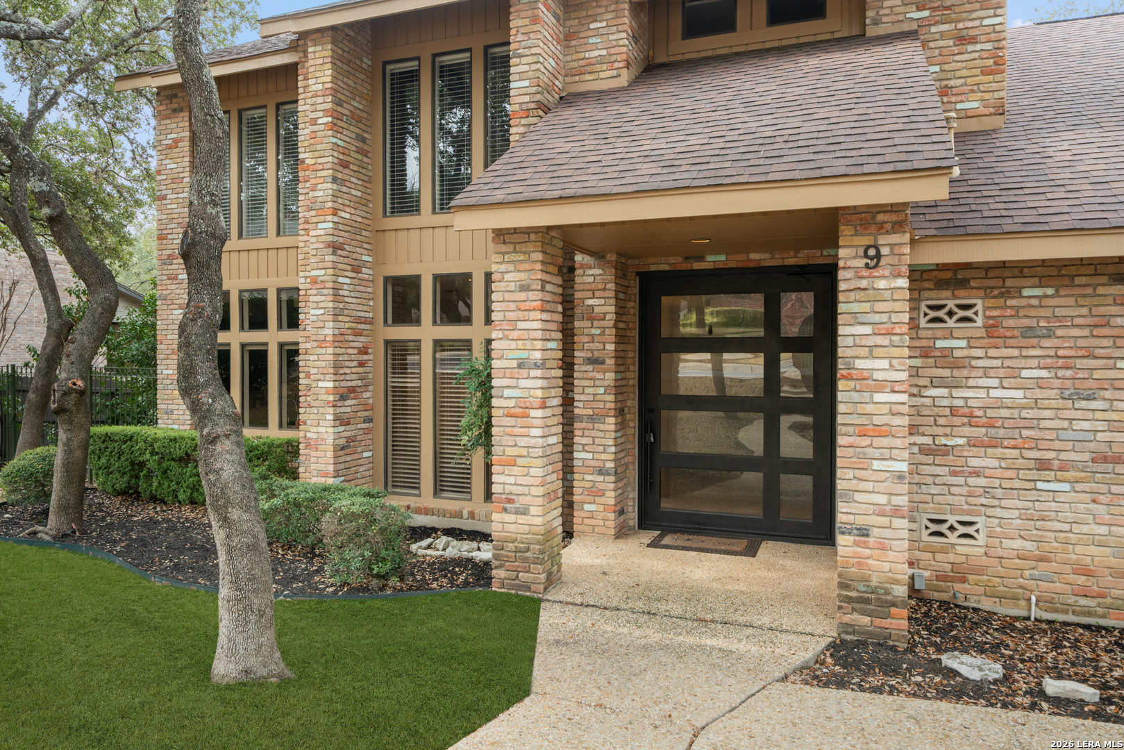 9 Inwood Manor San Antonio, TX 78248 - Photo 4 of 41