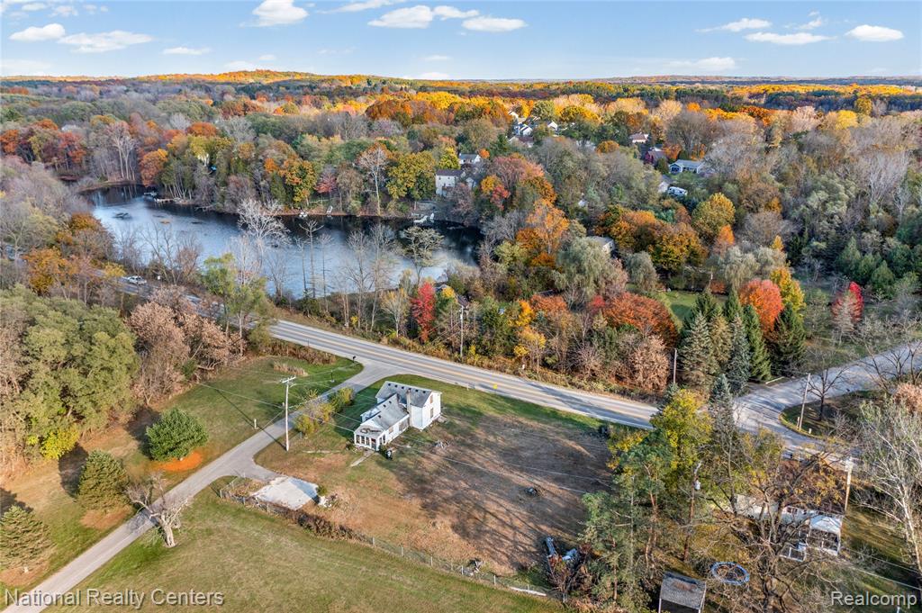 8292 Pettysville Road Pinckney, MI 48169 - Photo 4 of 16